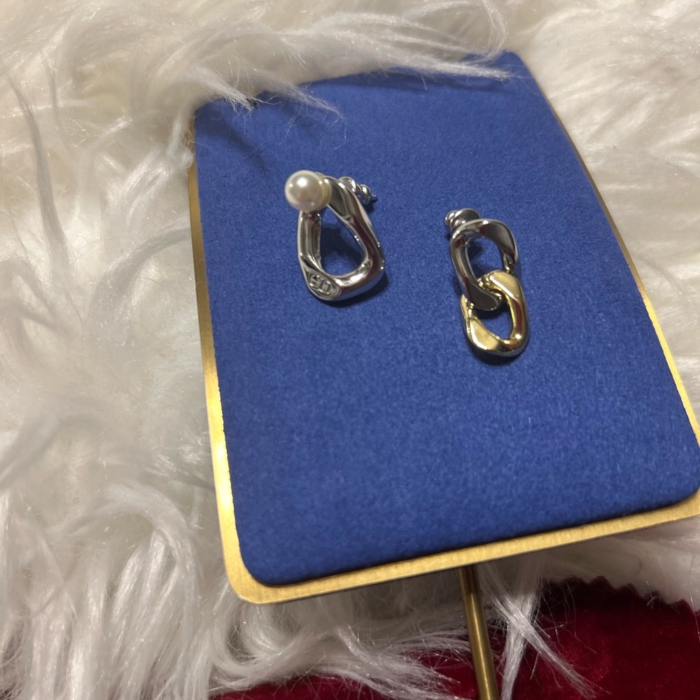Dior Tribales Timeless & Modish Mismatched Two-Tone Finish Resin Pearl Earrings